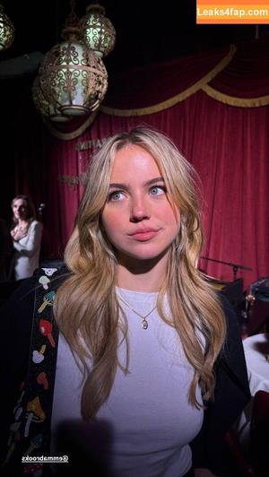 Emma Brooks photo #2606