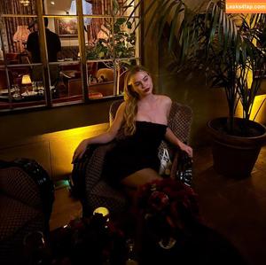 Emma Brooks photo #2637