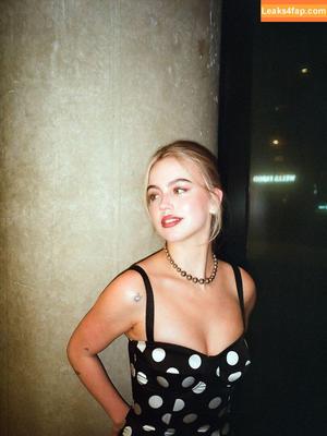 Emma Brooks photo #2650