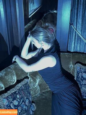 Emma Brooks photo #2664