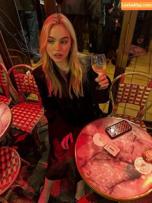 Emma Brooks photo #2672