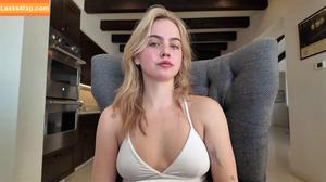 Emma Brooks photo #2676