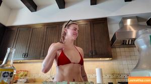 Emma Brooks photo #2680