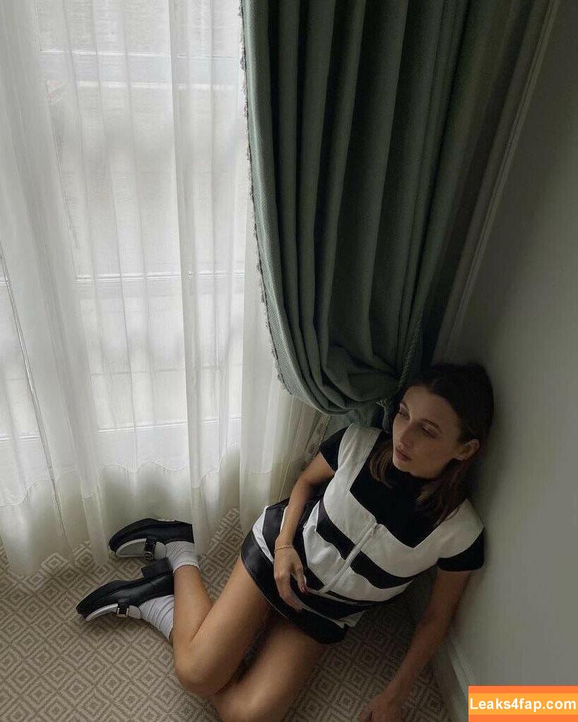 Emma Chamberlain / emmachamberlain / u95012320 leaked photo photo #0103