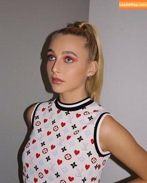 Emma Chamberlain photo #0026