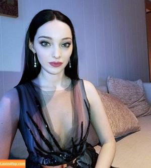 Emma Dumont photo #0010