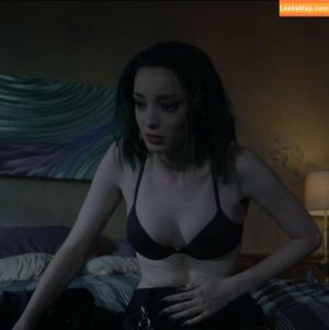 Emma Dumont photo #0017