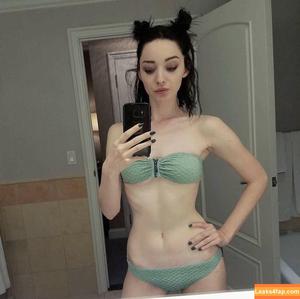 Emma Dumont photo #0022