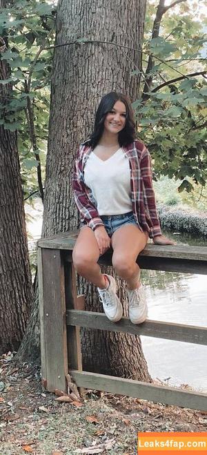 Emma Feathers photo #0010