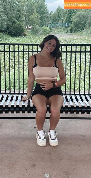 Emma Feathers photo #0014