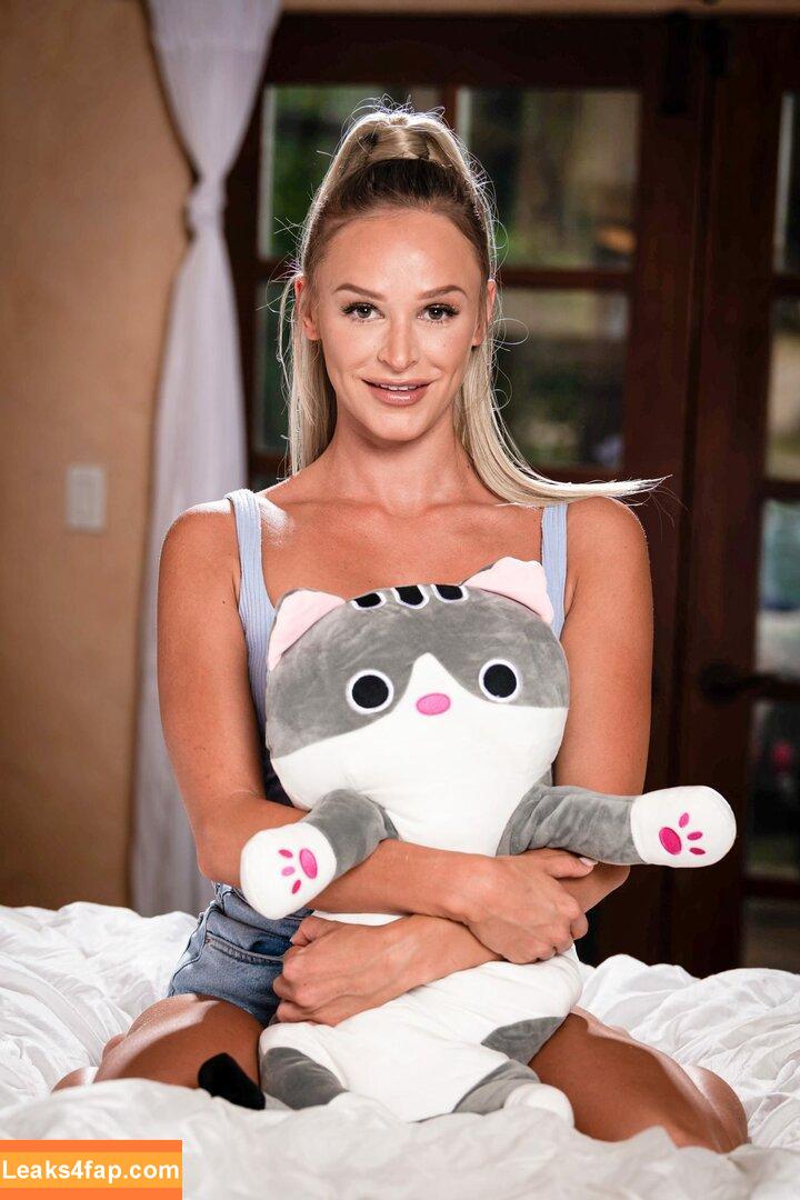 Emma Hix / EMMAHIXOFFICIAL / emmahix_xo leaked photo photo #1238