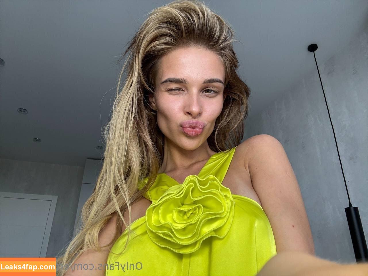 emma_is_hot / emma__is__hott leaked photo photo #0013