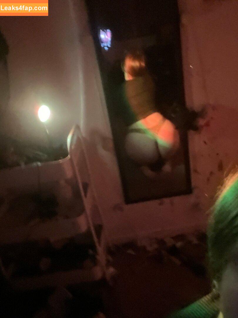 Emma Kelley /  / emmaxxkelley / yrbigboobgf leaked photo photo #0024