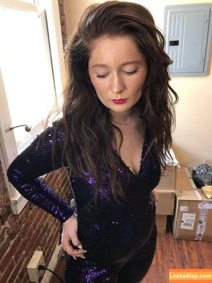 Emma Kenney photo #0006