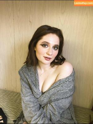 Emma Kenney photo #0011