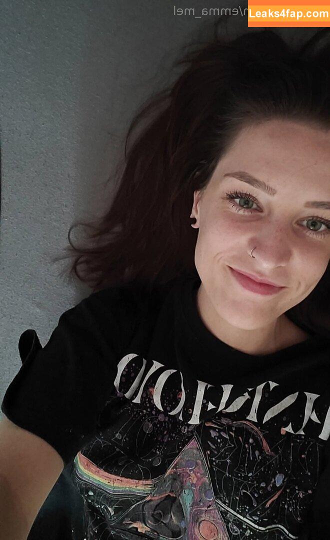 emma_mel /  leaked photo photo #0025