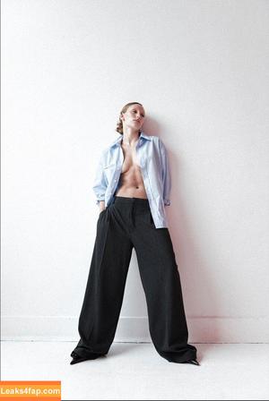 Emma Nielsen photo #0002