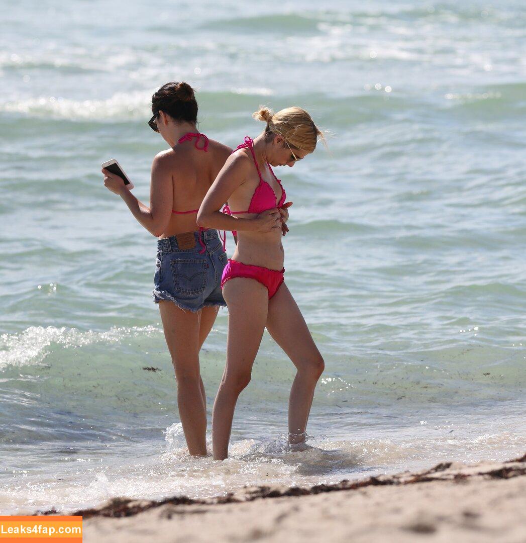 Emma Roberts / emmalee1996 / emmaroberts leaked photo photo #0024