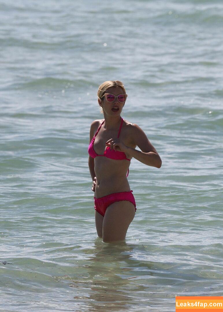 Emma Roberts / emmalee1996 / emmaroberts leaked photo photo #0030