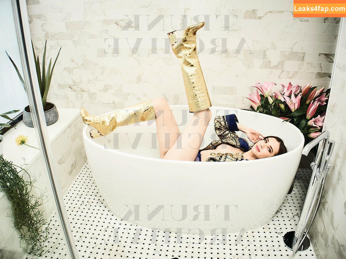 Emma Roberts / emmalee1996 / emmaroberts leaked photo photo #0046