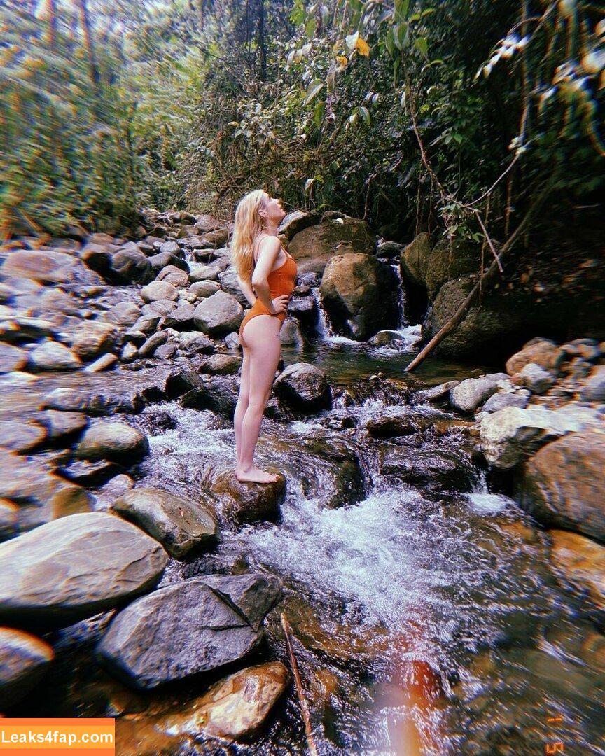 Emma Roberts / emmalee1996 / emmaroberts leaked photo photo #0192