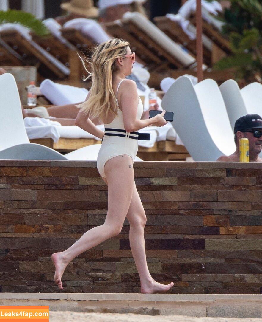 Emma Roberts / emmalee1996 / emmaroberts leaked photo photo #0459