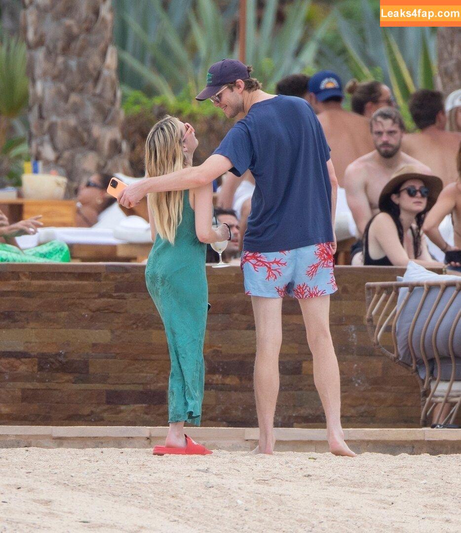 Emma Roberts / emmalee1996 / emmaroberts leaked photo photo #0469