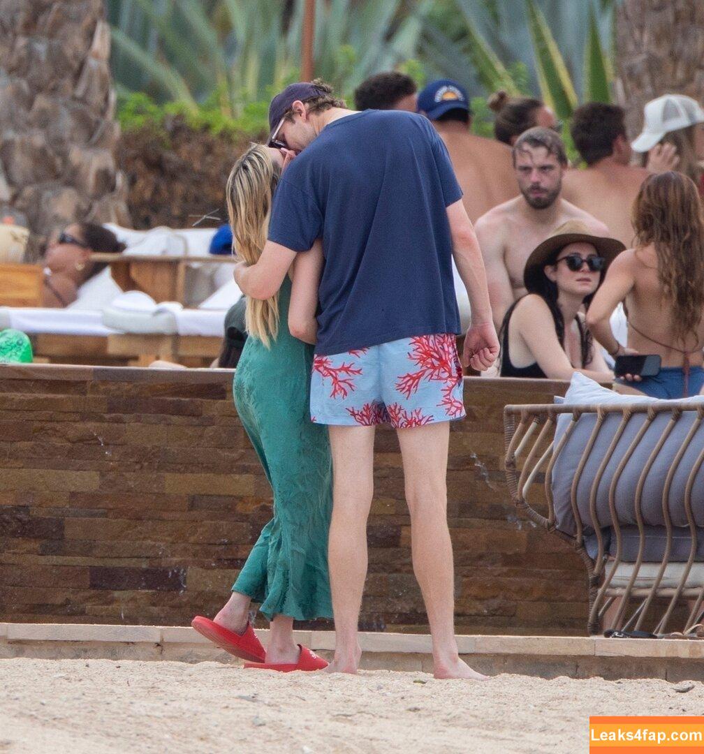 Emma Roberts / emmalee1996 / emmaroberts leaked photo photo #0470