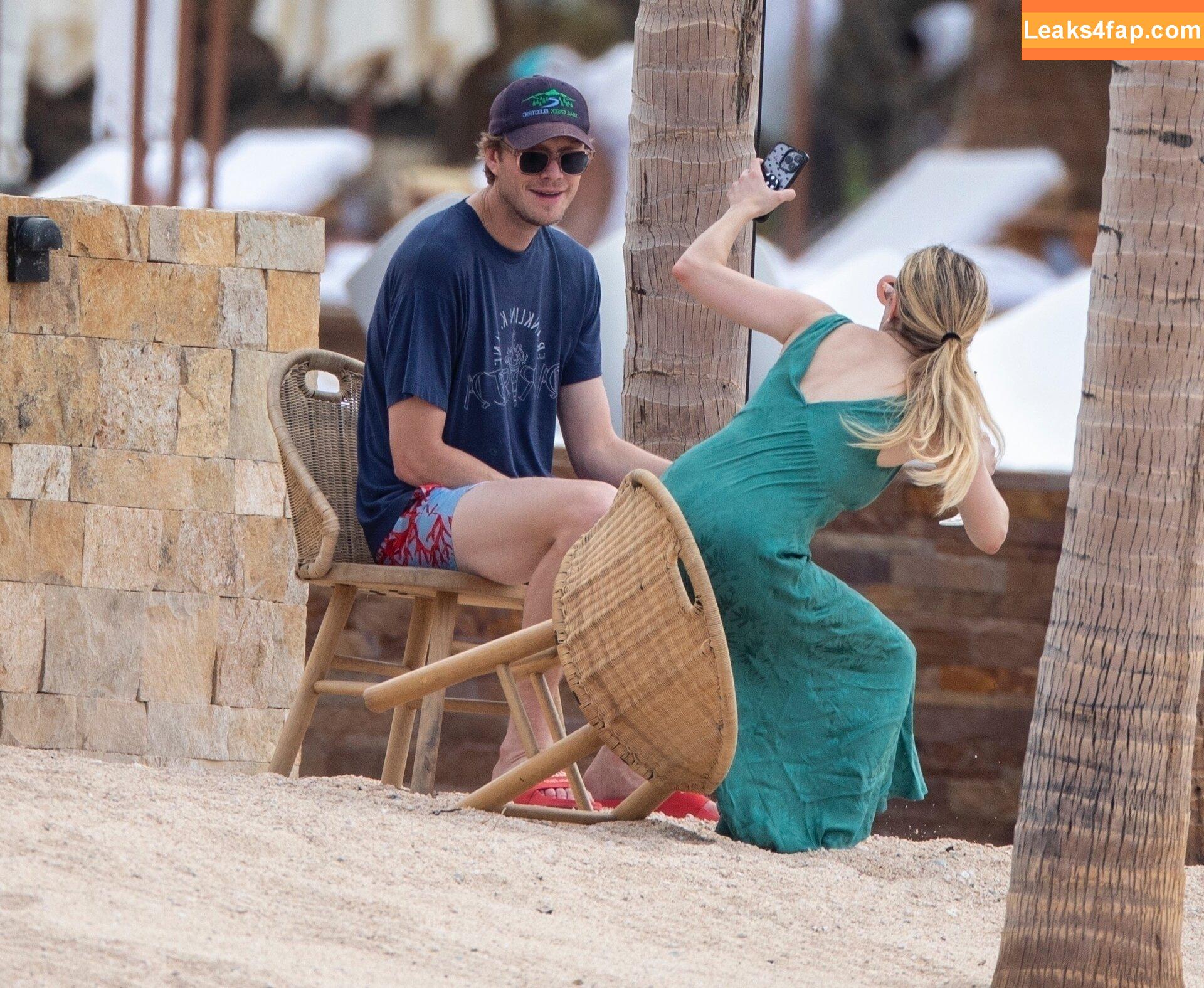 Emma Roberts / emmalee1996 / emmaroberts leaked photo photo #0474