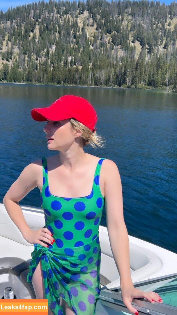 Emma Roberts / emmalee1996 / emmaroberts leaked photo photo #0500