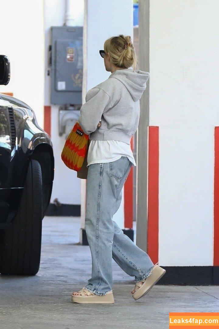 Emma Roberts / emmalee1996 / emmaroberts leaked photo photo #0661