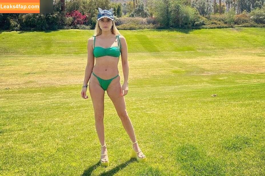 Emma Roberts / emmalee1996 / emmaroberts leaked photo photo #0784