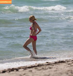 Emma Roberts photo #0014