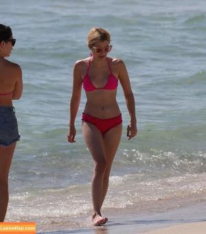 Emma Roberts photo #0017