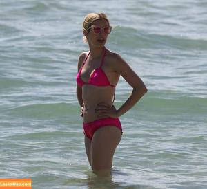 Emma Roberts photo #0028