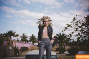 Emma Roberts photo #0148