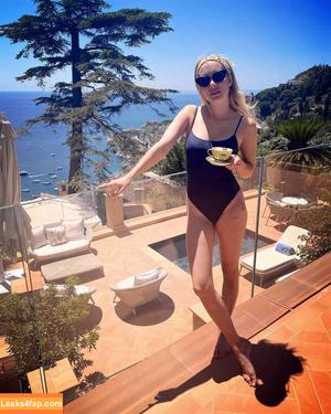 Emma Roberts photo #0204