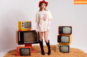 Emma Roberts photo #0279