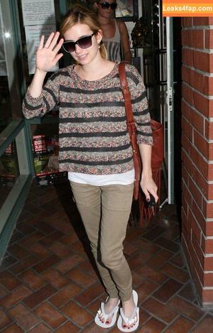 Emma Roberts photo #0296