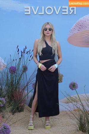 Emma Roberts photo #0307