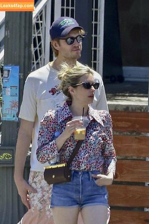 Emma Roberts photo #0379