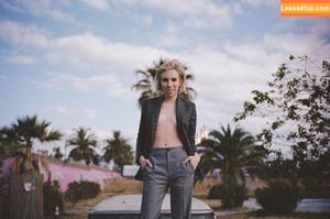 Emma Roberts photo #0410