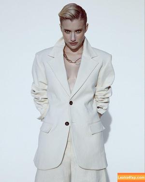 Emma Roberts photo #0489