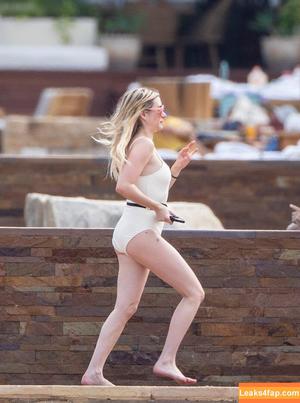 Emma Roberts photo #0829
