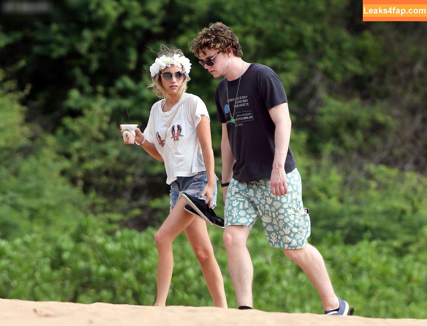 Emma Roberts / emmalee1996 / emmaroberts leaked photo photo #1026