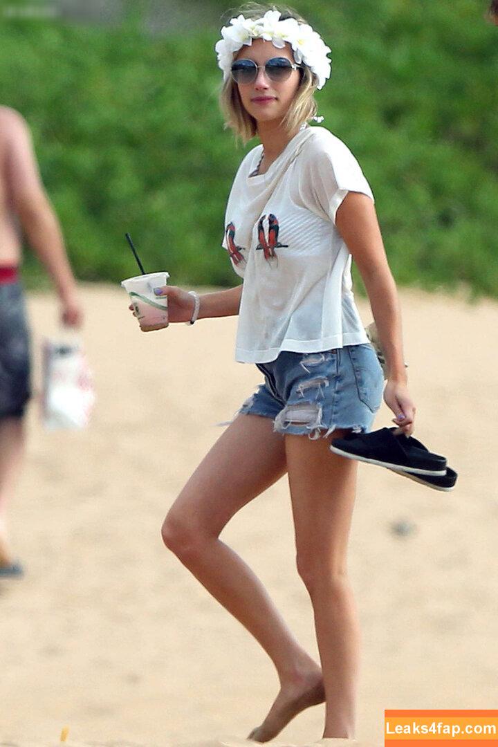 Emma Roberts / emmalee1996 / emmaroberts leaked photo photo #1033