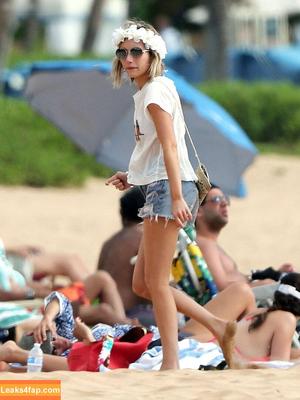 Emma Roberts photo #1028