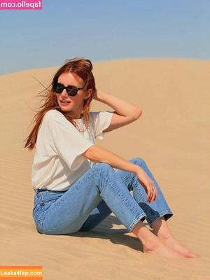 Emma Roberts photo #1500