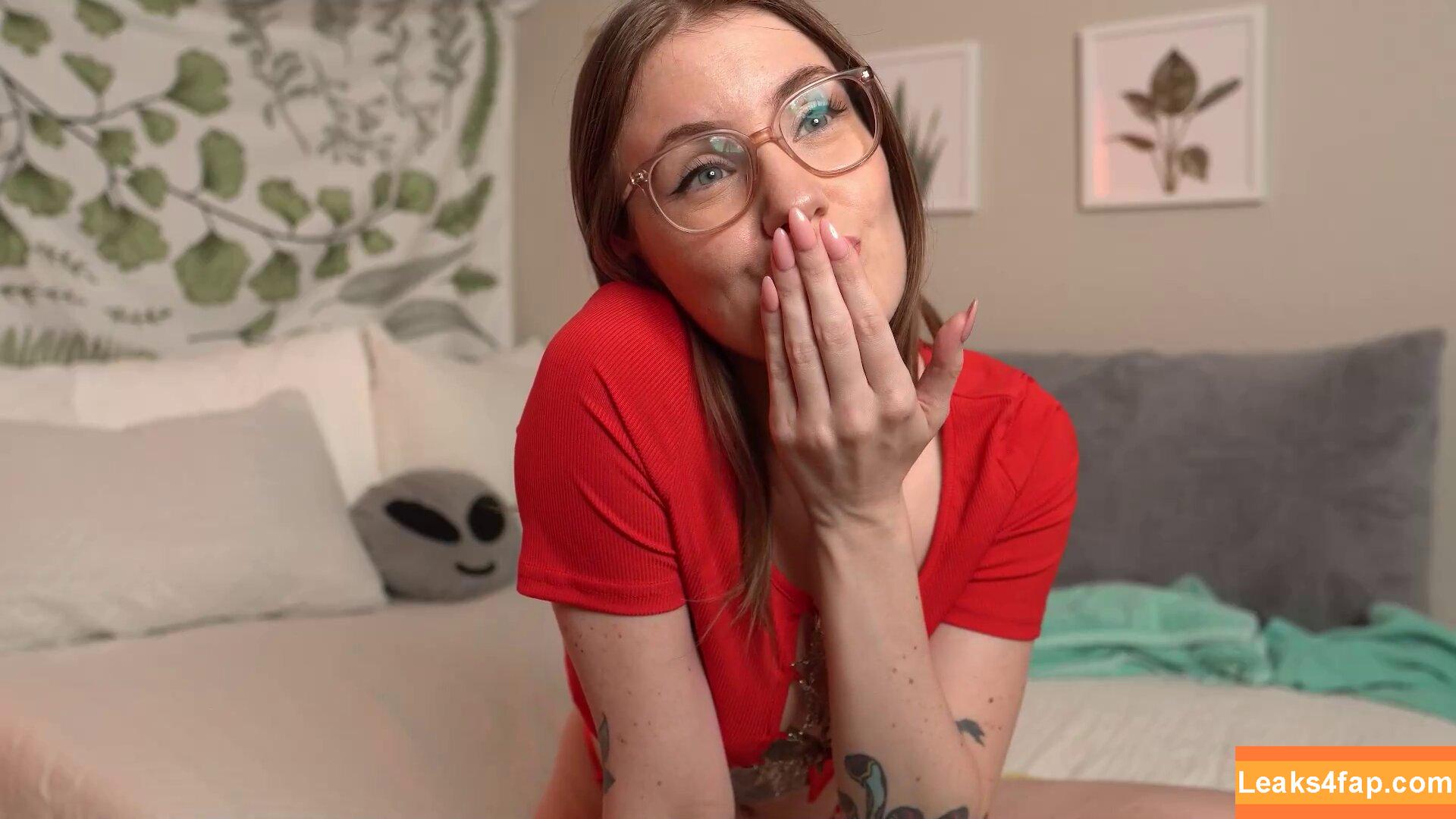 Emma Ruby / Emma_Ruby / SaltLamb / TheSaltLamb / emmaruby_ig / https: слитое фото фото #0157