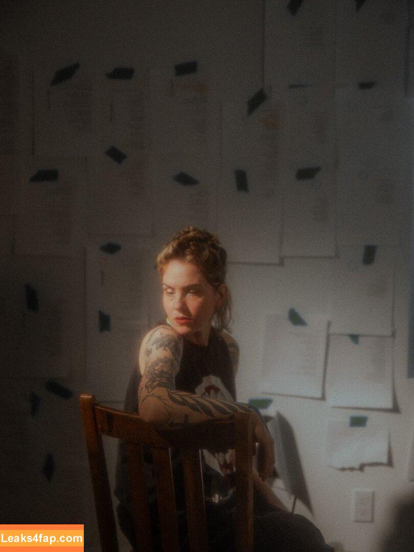 Emma Ruth Rundle / emmaruthrundle leaked photo photo #0024